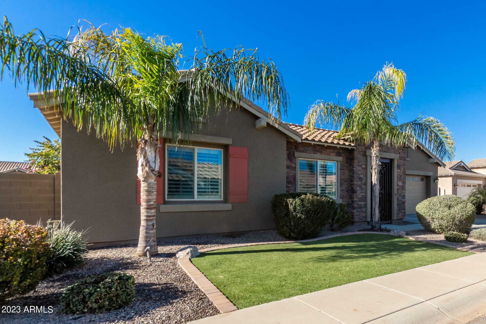 Property Photo:  3139 E Warbler Road  AZ 85297 