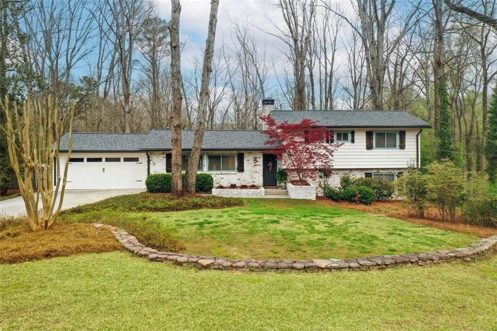 Property Photo:  709 Carriage Drive  GA 30328 