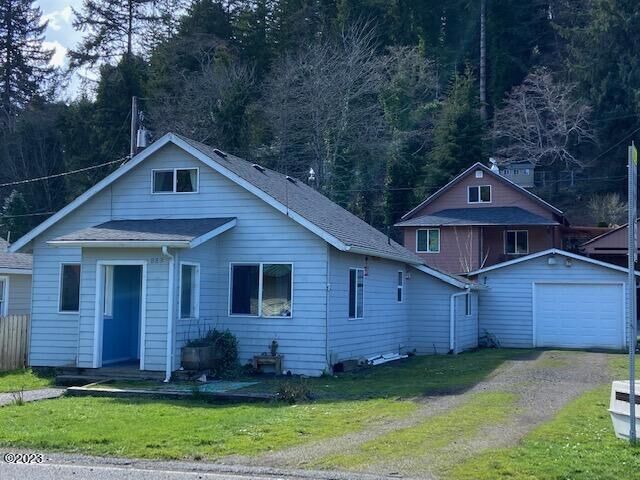 Property Photo: 883 NW A Street OR 97391