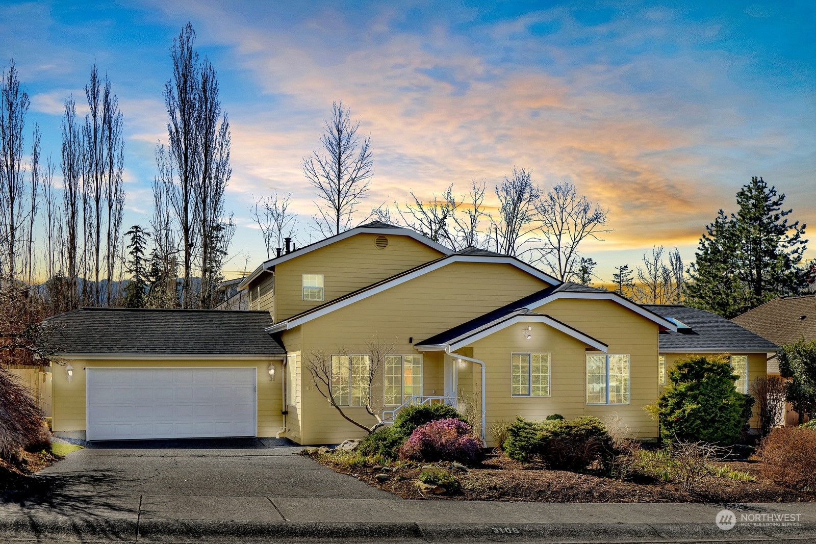 Property Photo:  3108 McKenzie Avenue  WA 98225 