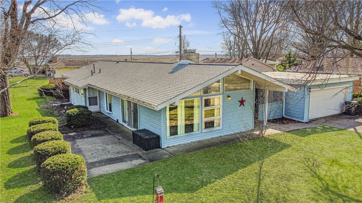 Property Photo:  3401 Oak Avenue  IL 61938 