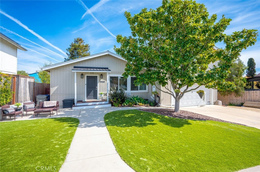 Property Photo:  115 Holly Way  CA 93449 