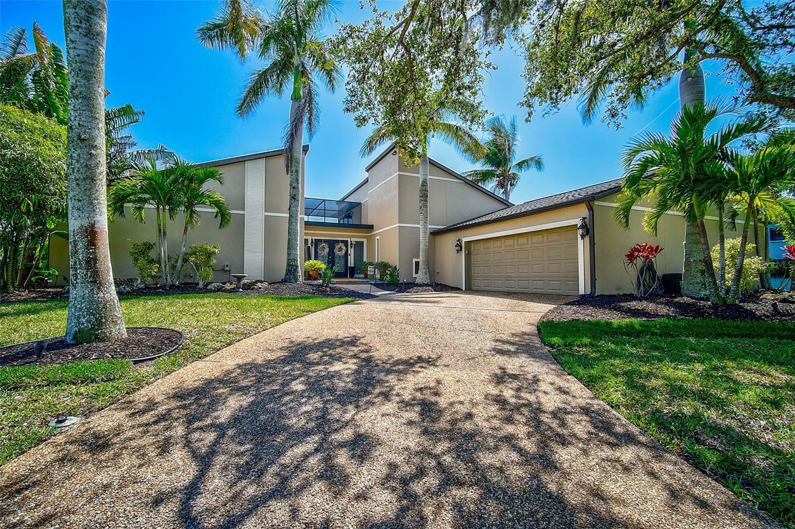 Property Photo:  513 S Creek Drive  FL 34229 