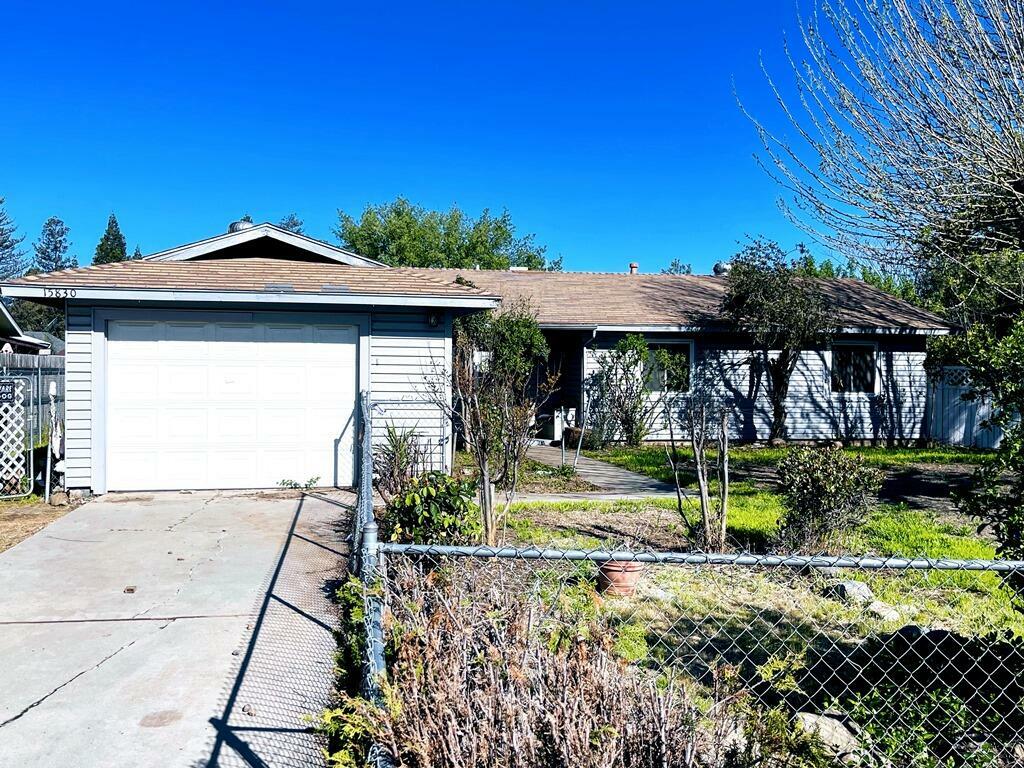 Property Photo:  15830 Edmiston Avenue  CA 93235 