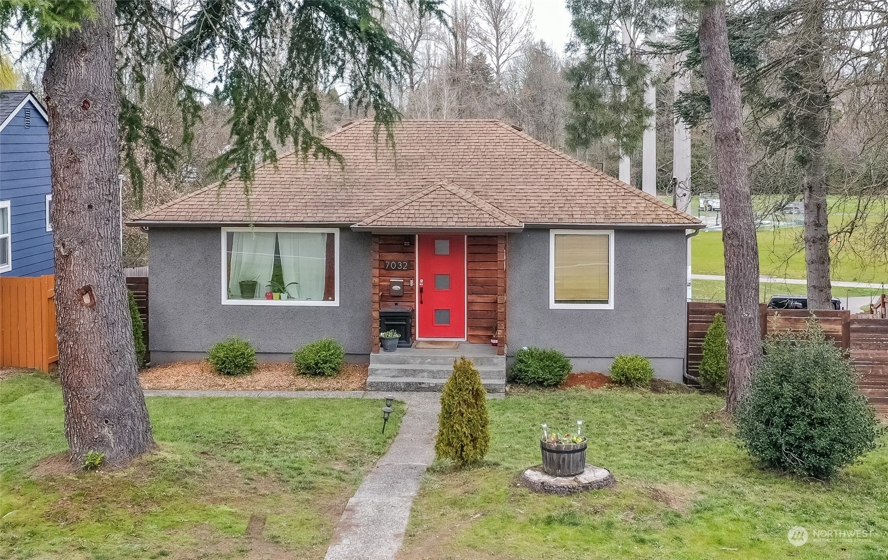 Property Photo:  7032 S 120th Place  WA 98178 