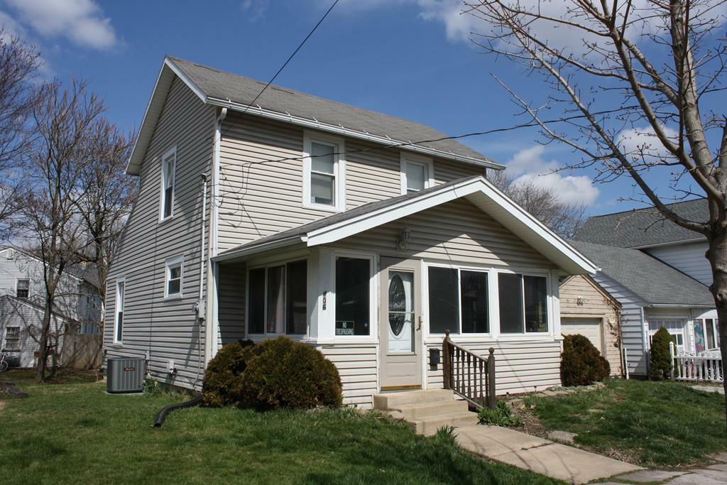 Property Photo:  406 East Liberty St  OH 44805 