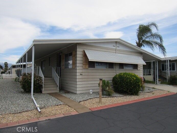 Property Photo: 1525 W Oakland Avenue 92 CA 92543