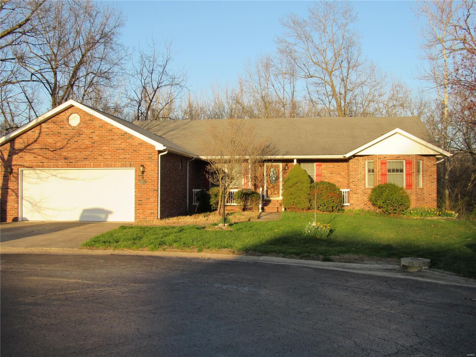 Property Photo:  1123 E Woodfield Drive  IL 62002 