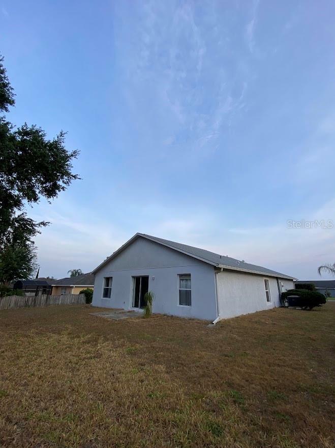 Property Photo:  1367 Willow Crest Drive  FL 34711 