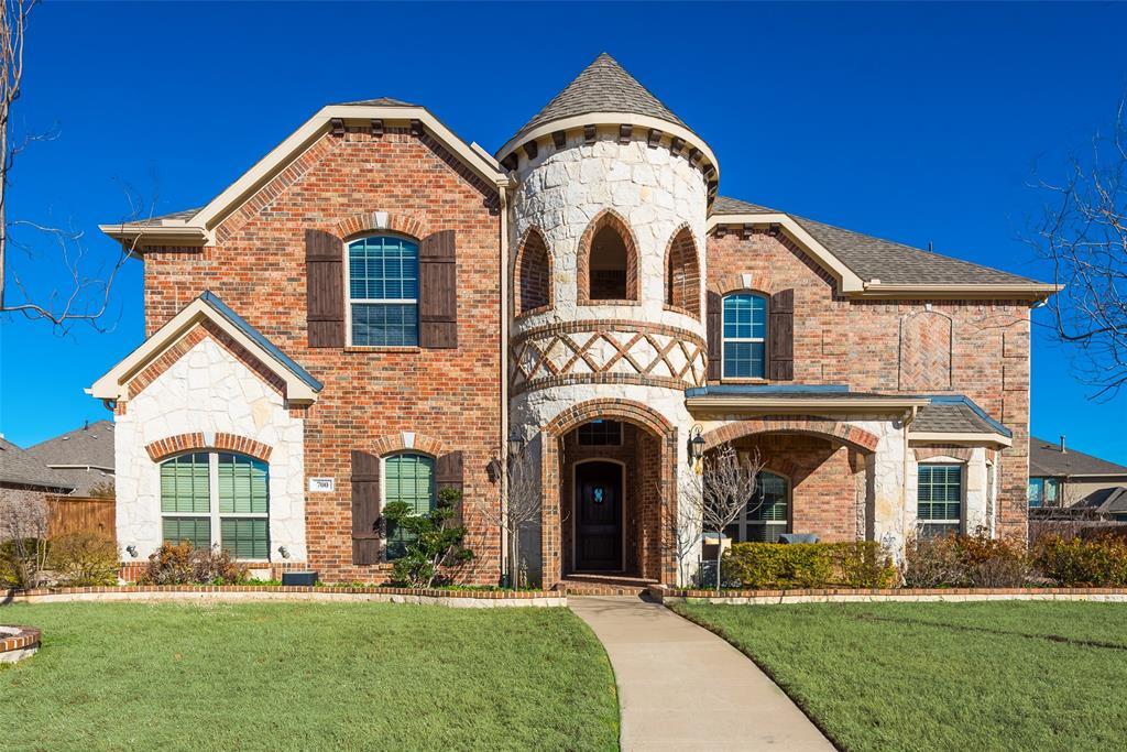 Property Photo: 700 Sierra Avenue TX 76063