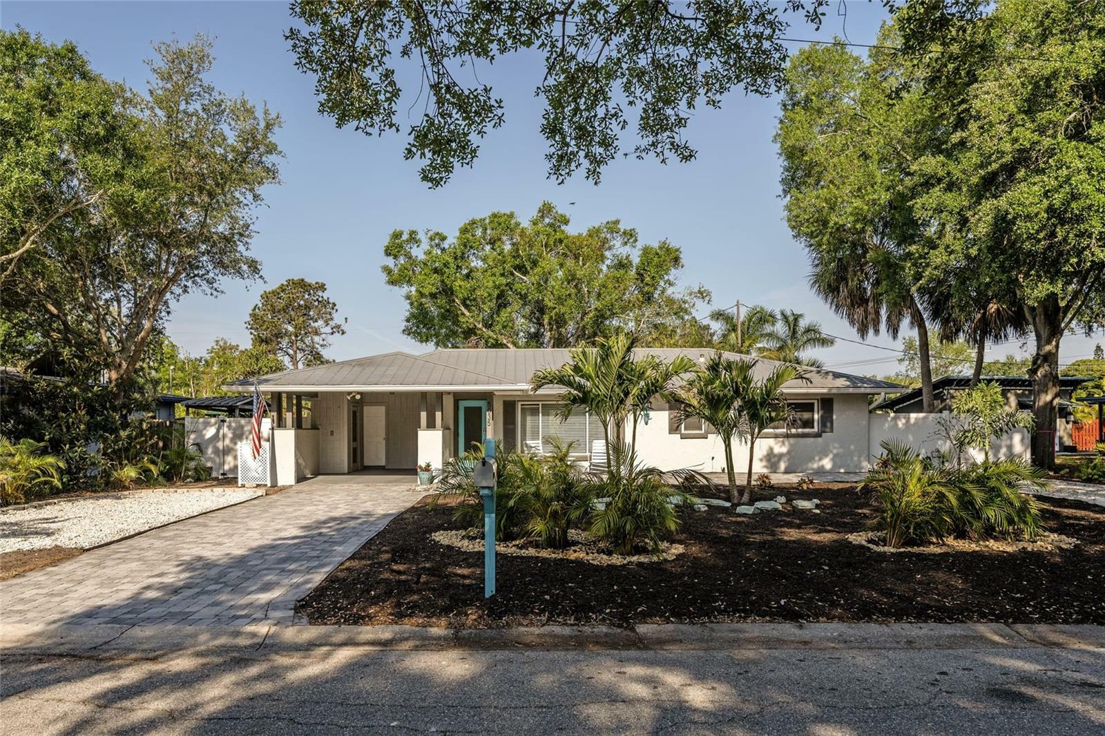 Property Photo:  5035 Stevens Drive  FL 34234 