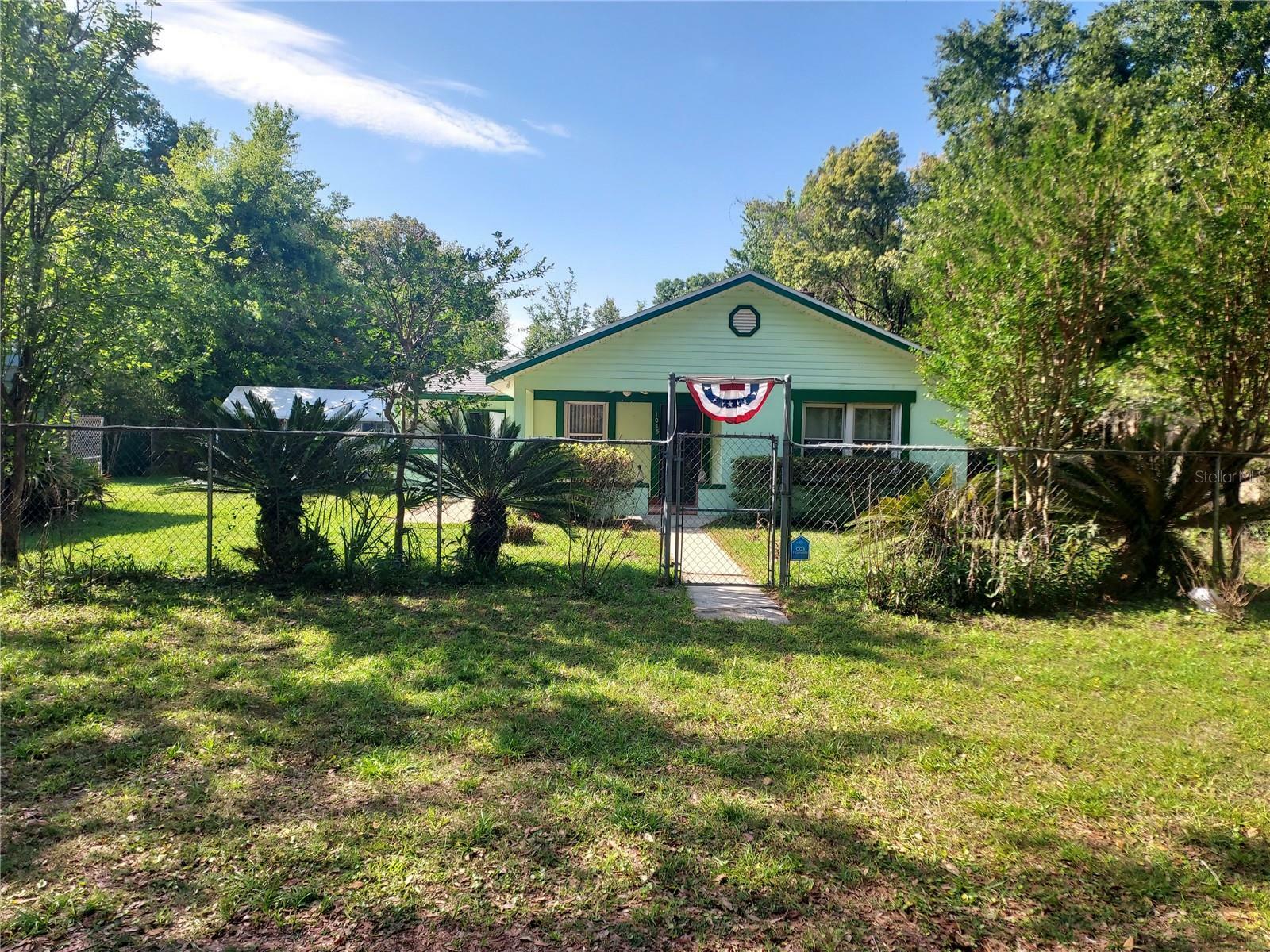 Property Photo:  1015 NW 22nd Avenue  FL 32609 