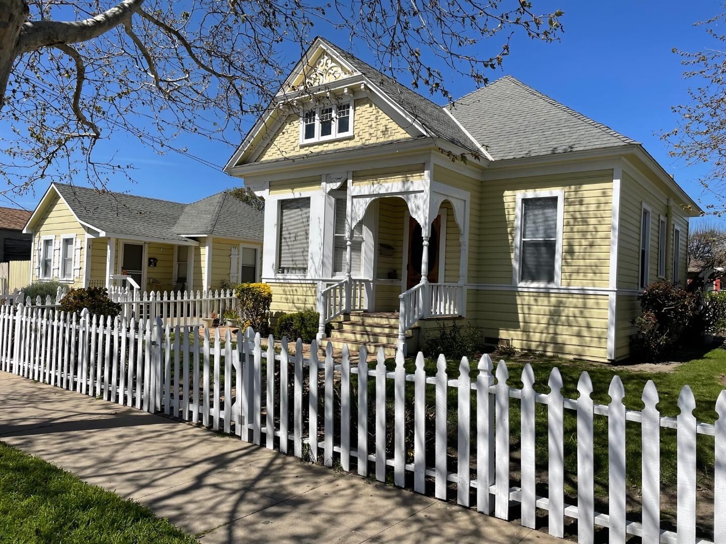 Property Photo:  204 Lang Street  CA 93901 