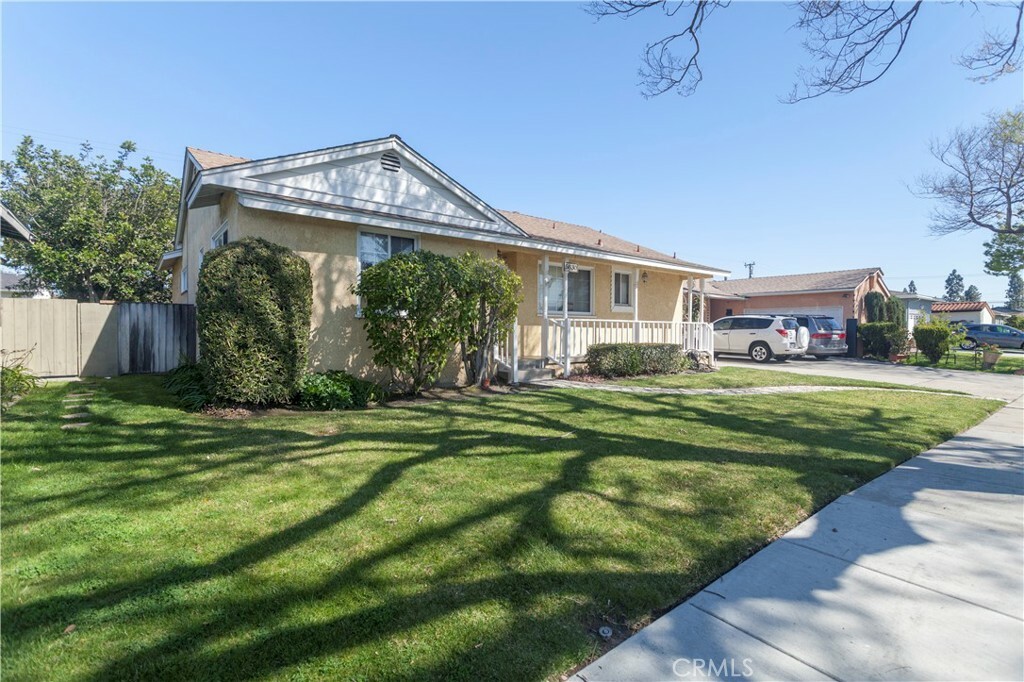 Property Photo:  5830 Fanwood Avenue  CA 90713 