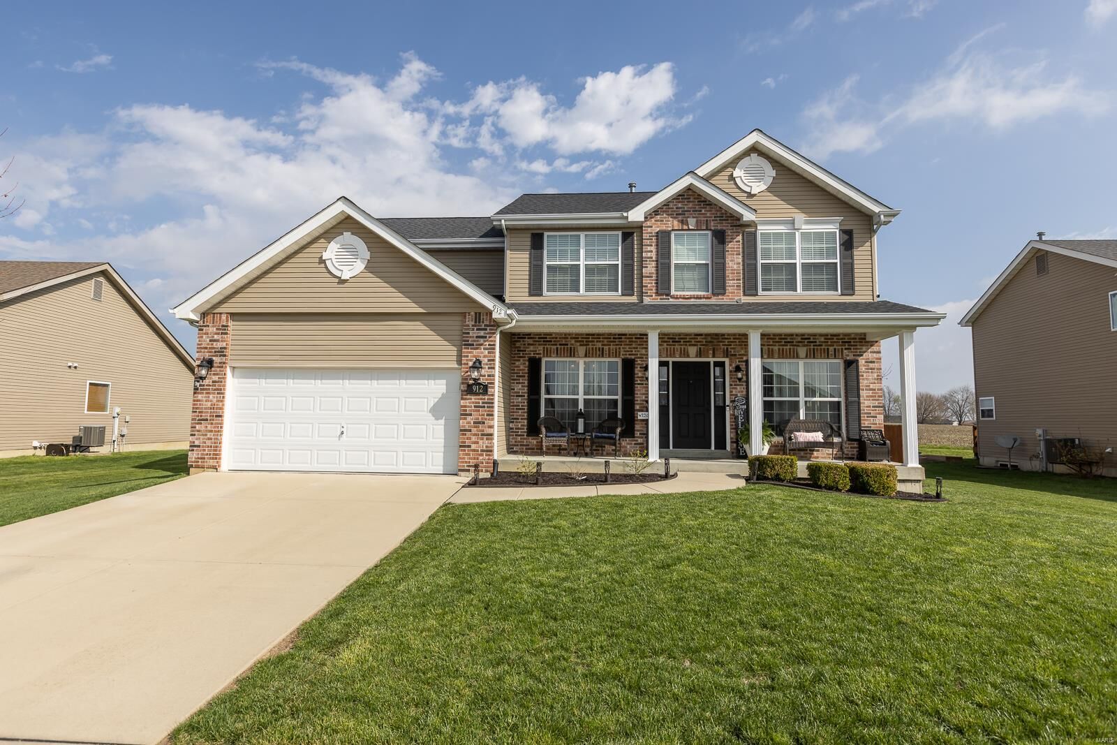 Property Photo: 912 Stone Briar Drive IL 62269