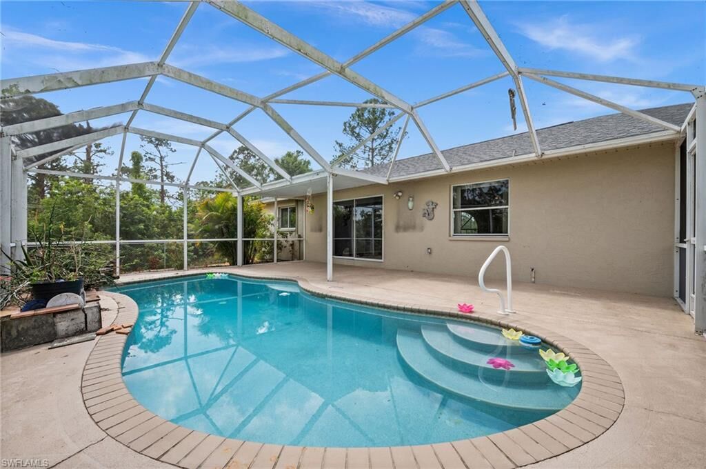 Property Photo:  918 Magnolia Ave  FL 33972 