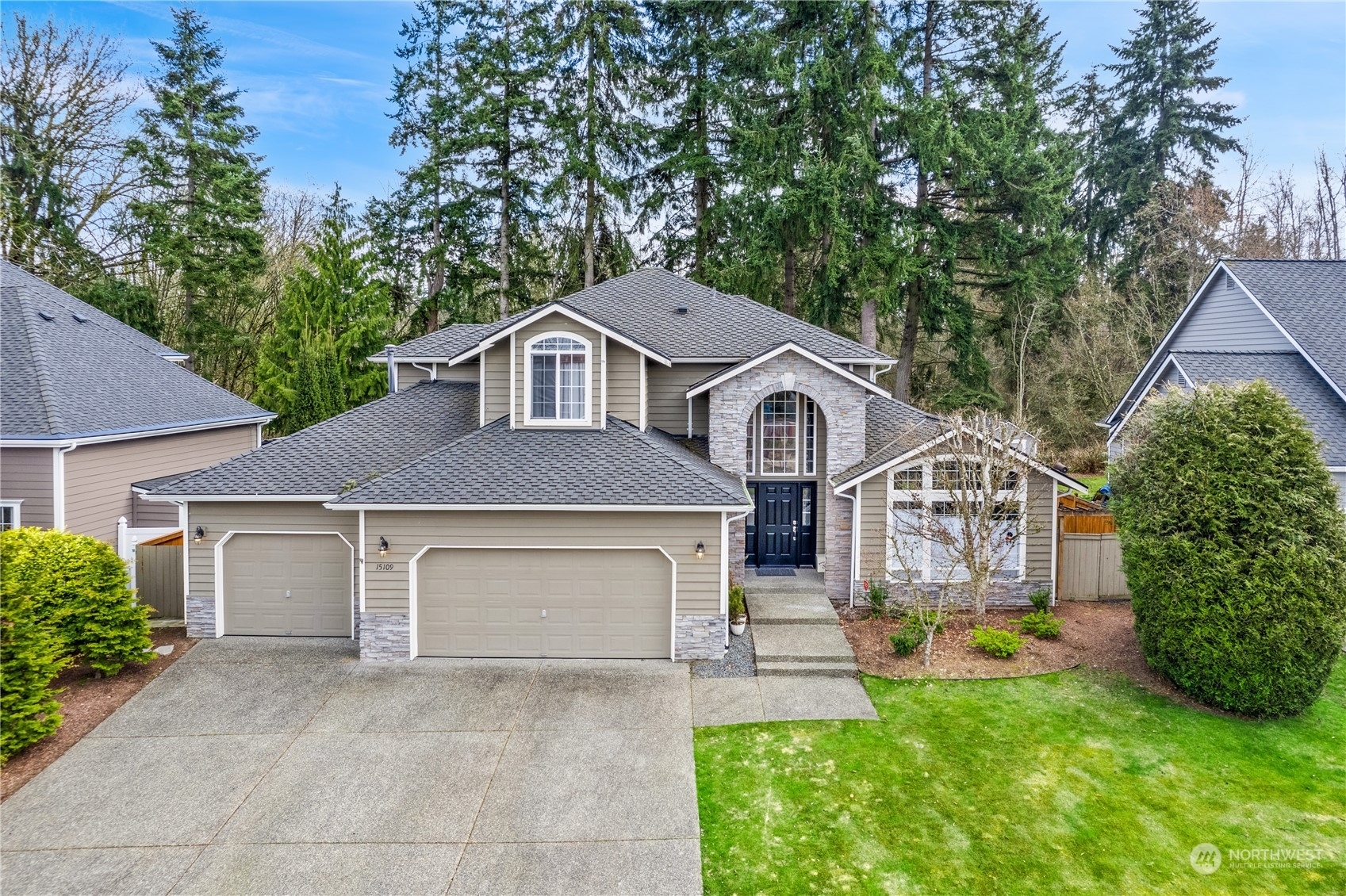 Property Photo:  15109 72nd Drive SE  WA 98296 