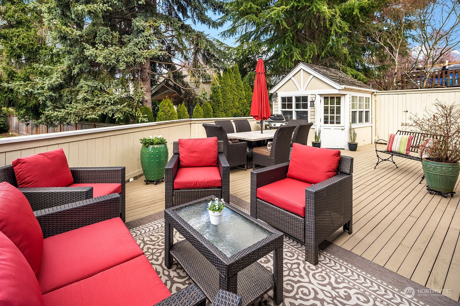 Property Photo: 10906 NE 62nd Street WA 98033