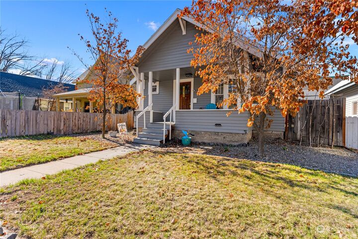 Property Photo:  316 Cottage Avenue  WA 98815 