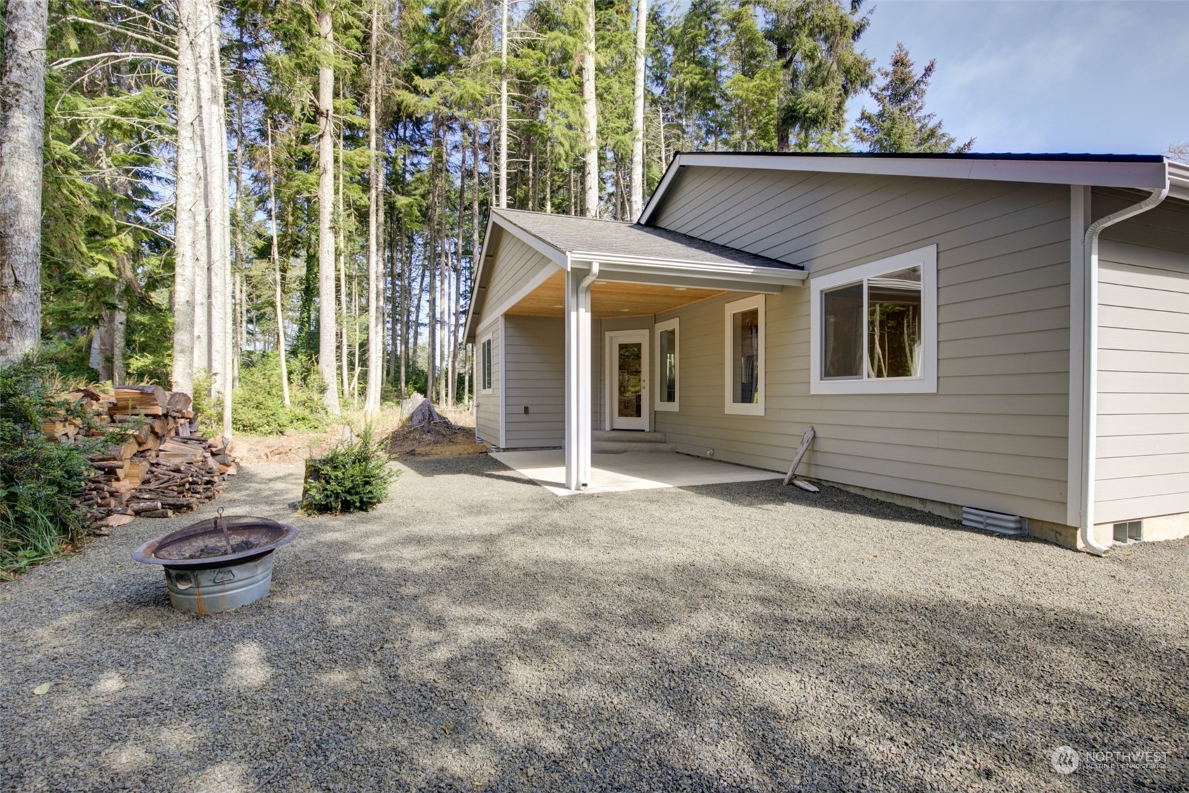 Property Photo:  300 Pearsall Street NE  WA 98569 