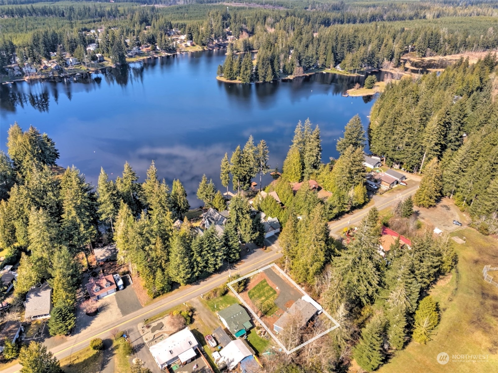 Property Photo:  960 E Timberlake Drive E  WA 98584 