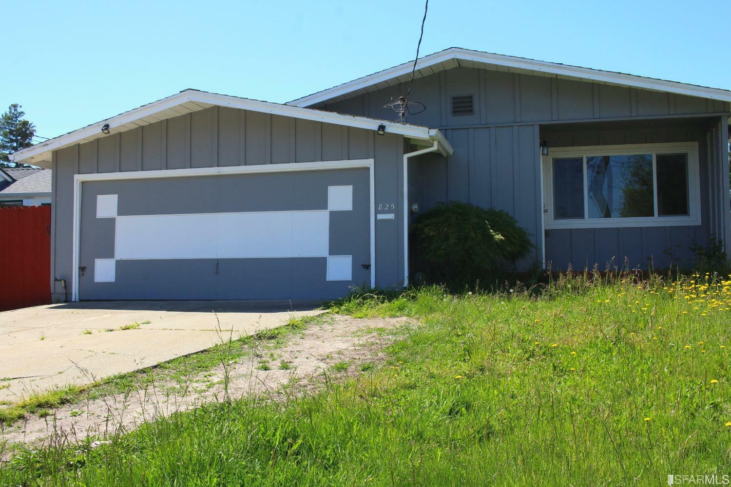 Property Photo: 825 E Meadow Avenue CA 94564