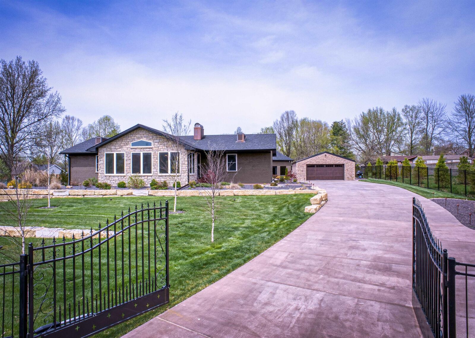 House for sale in Newburgh 7788 Oak Grove Road, Newburgh, IN 47630