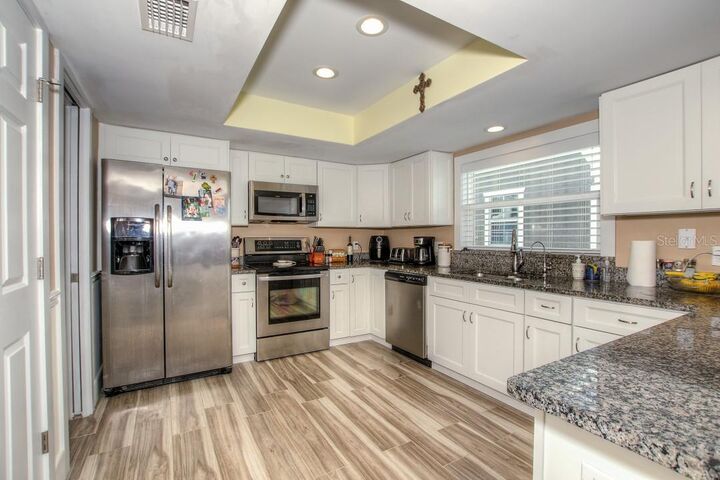 Property Photo: 120 Lantana Avenue FL 32136