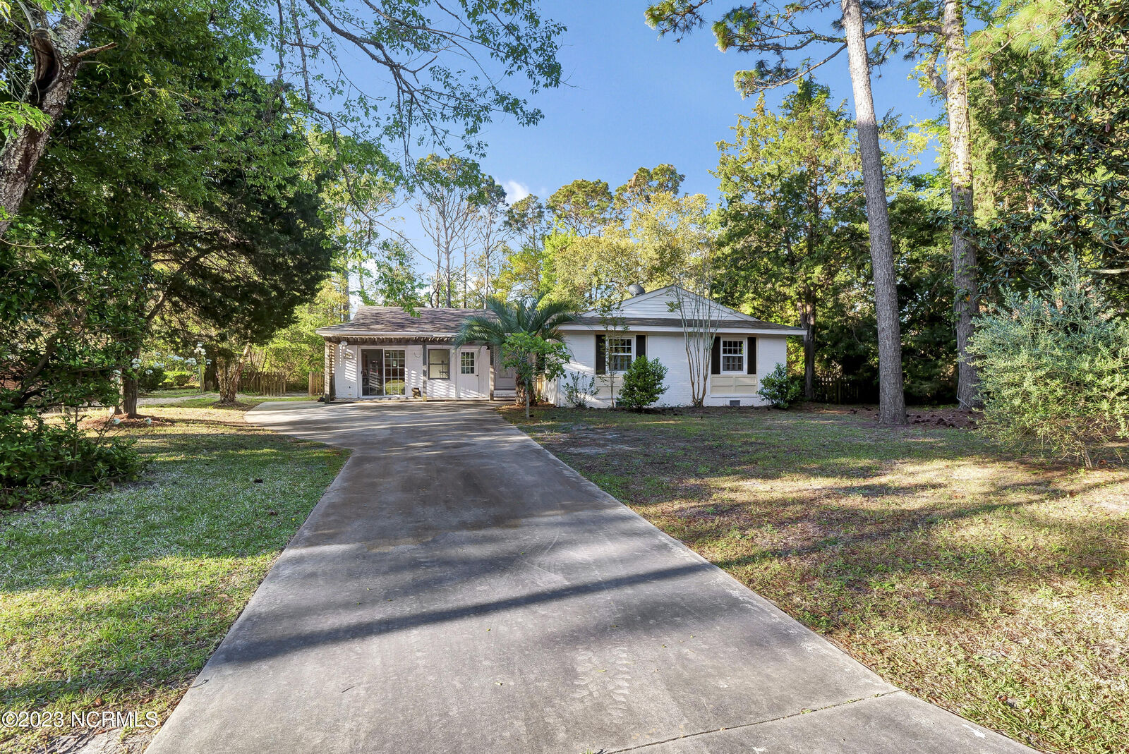 Property Photo:  106 Cape Fear Drive  NC 28461 