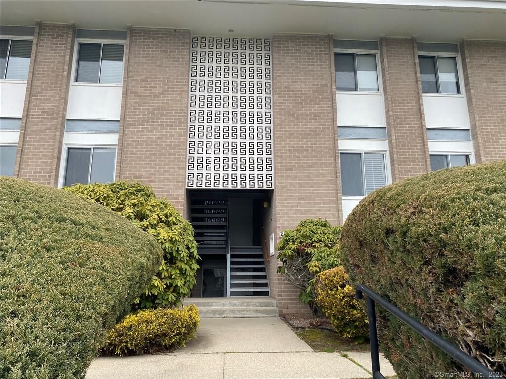 Property Photo:  281 Gardner Avenue B3  CT 06320 