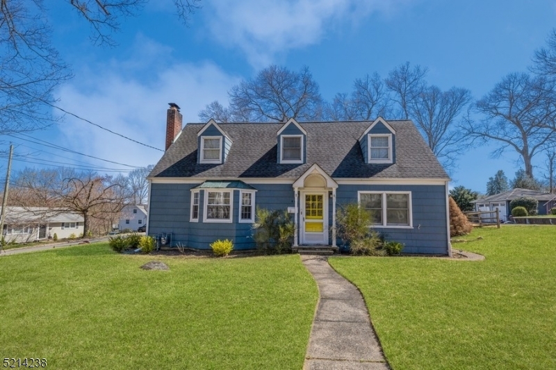 Property Photo: 68 Squaw Brook Rd NJ 07508