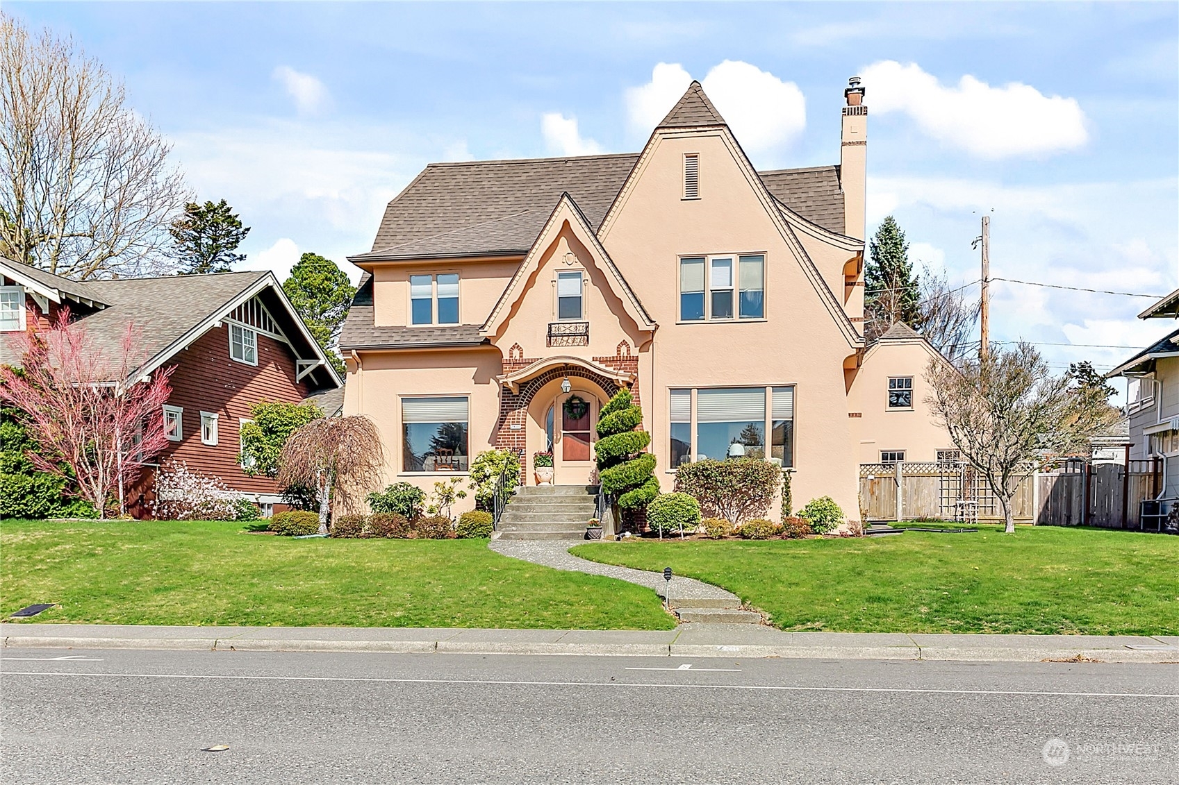 Property Photo: 2810 Cornwall Avenue WA 98225