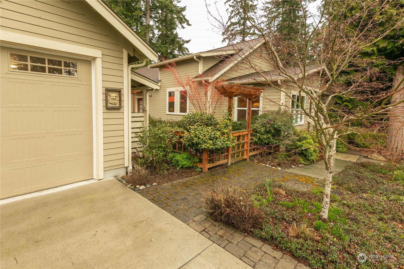 Property Photo:  1017 High View Street  WA 98260 