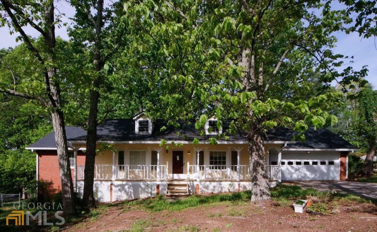 Property Photo: 2351 Westridge Drive GA 30078