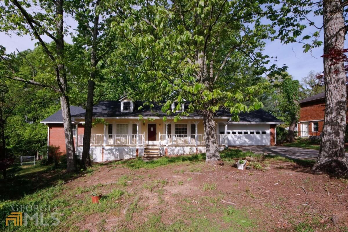 Property Photo: 2351 Westridge Drive GA 30078