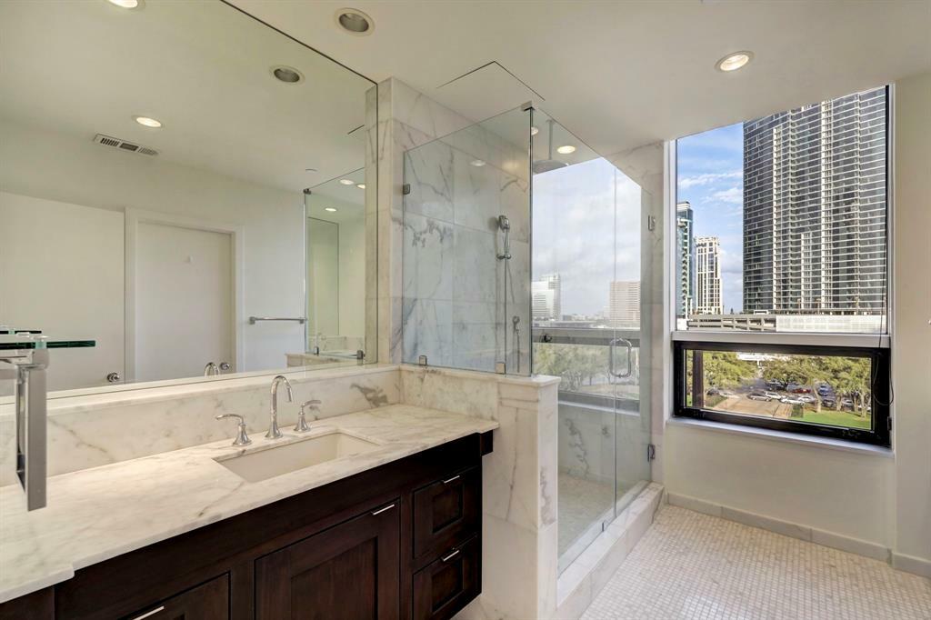 Property Photo: 5110 San Felipe Street 76W TX 77056