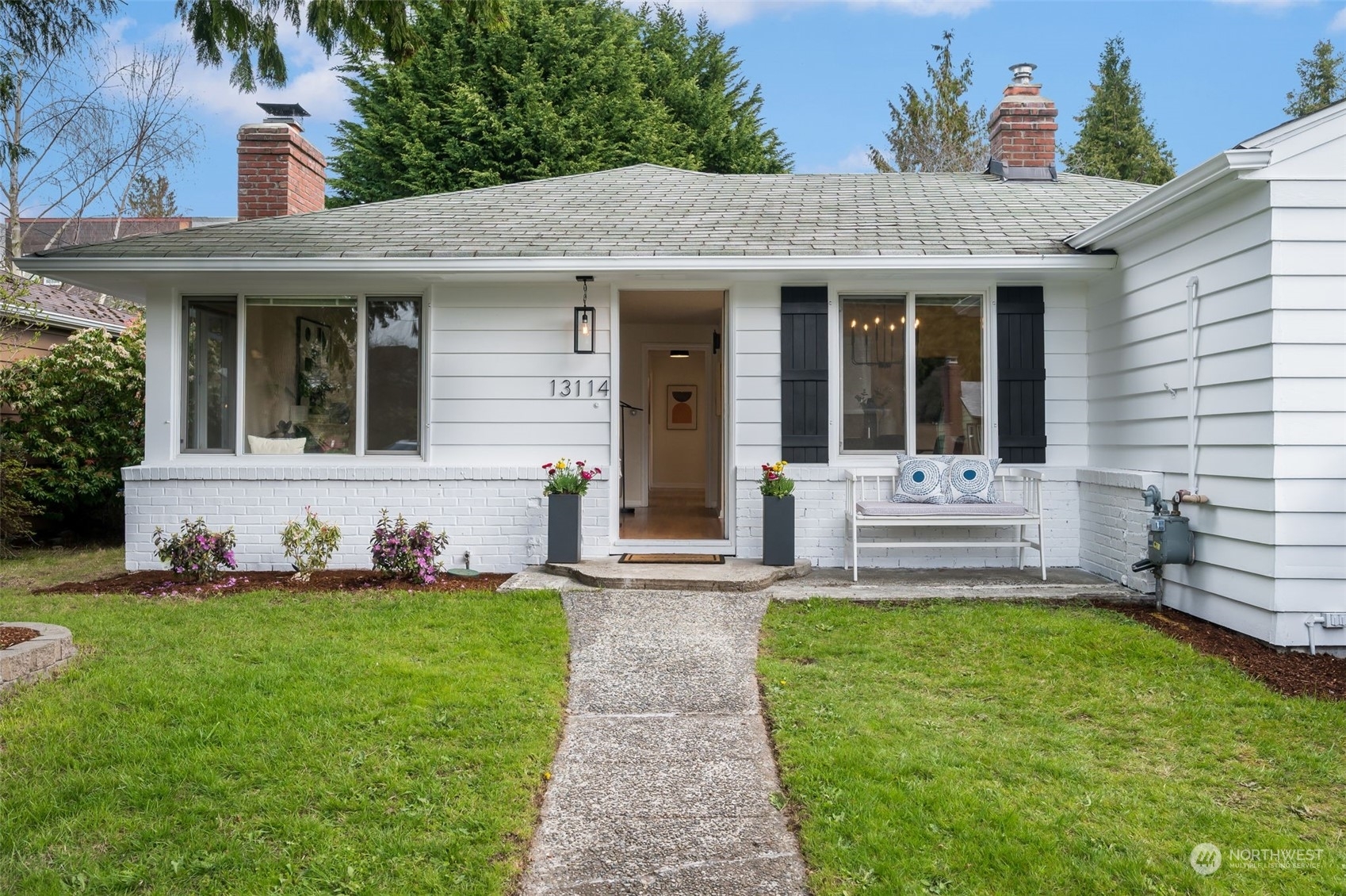 Property Photo:  13114 Palatine Avenue N  WA 98133 