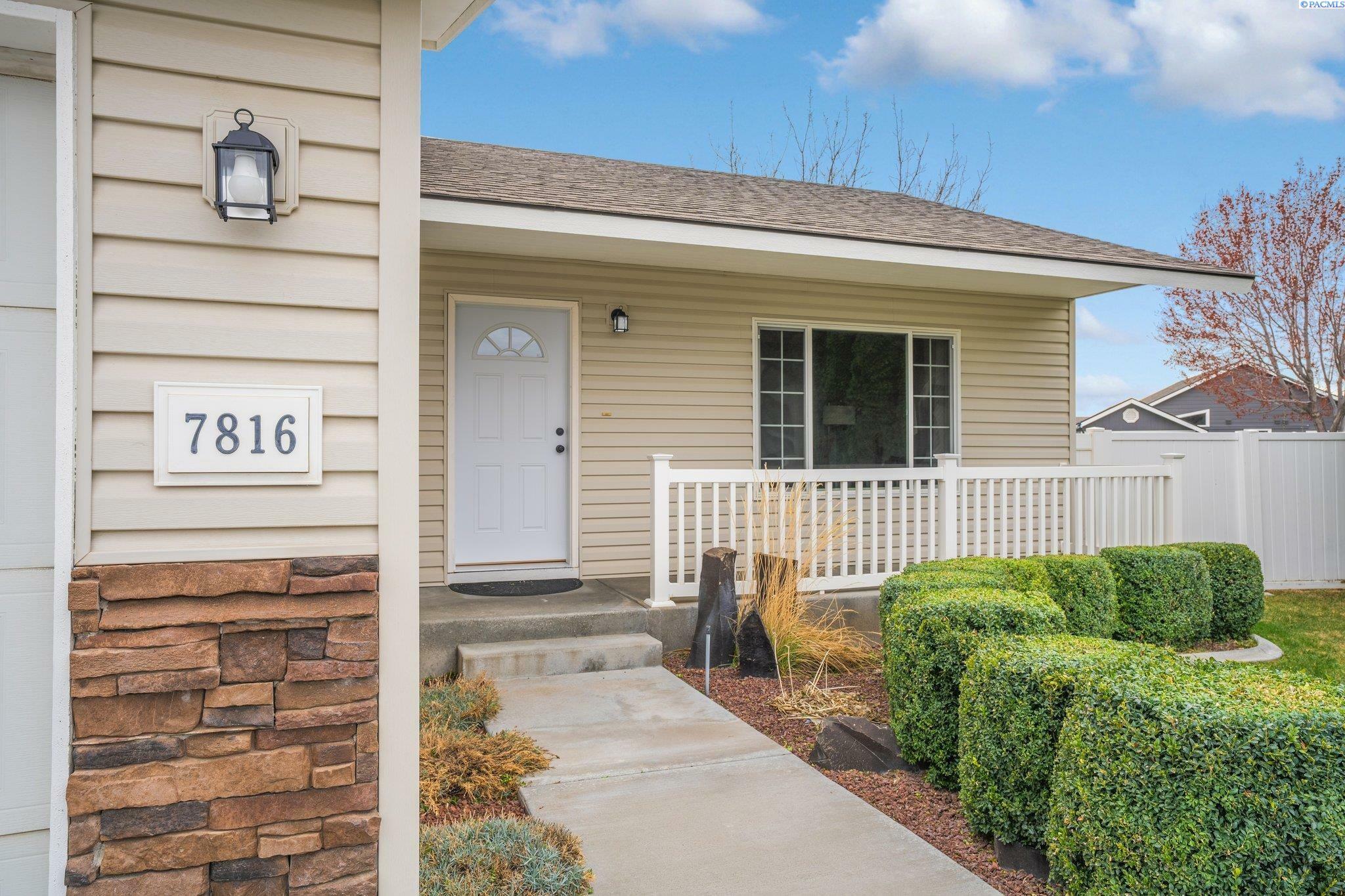 Property Photo: 7816 Three Rivers Dr WA 99301