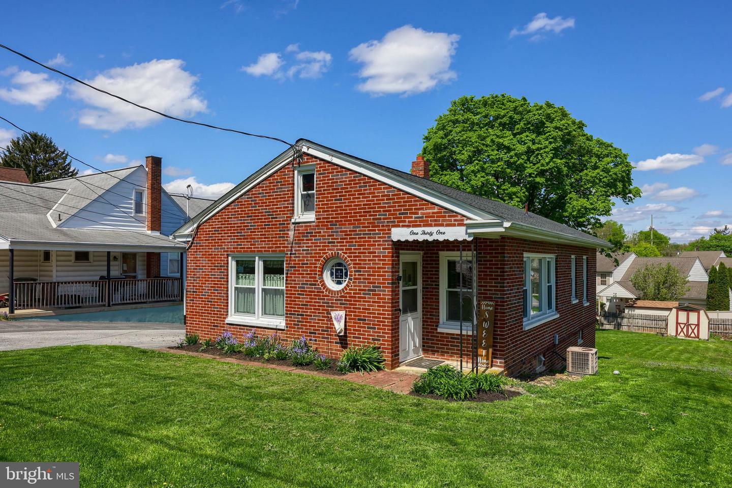 Property Photo:  131 E New Street  PA 17554 