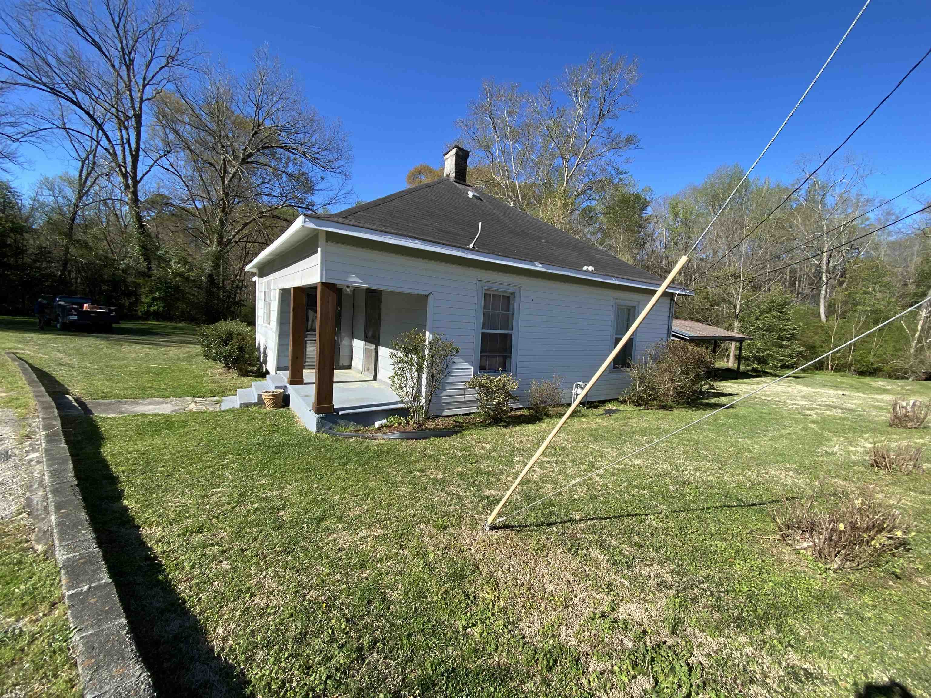 Property Photo:  207 Comfort  St  GA 30669 