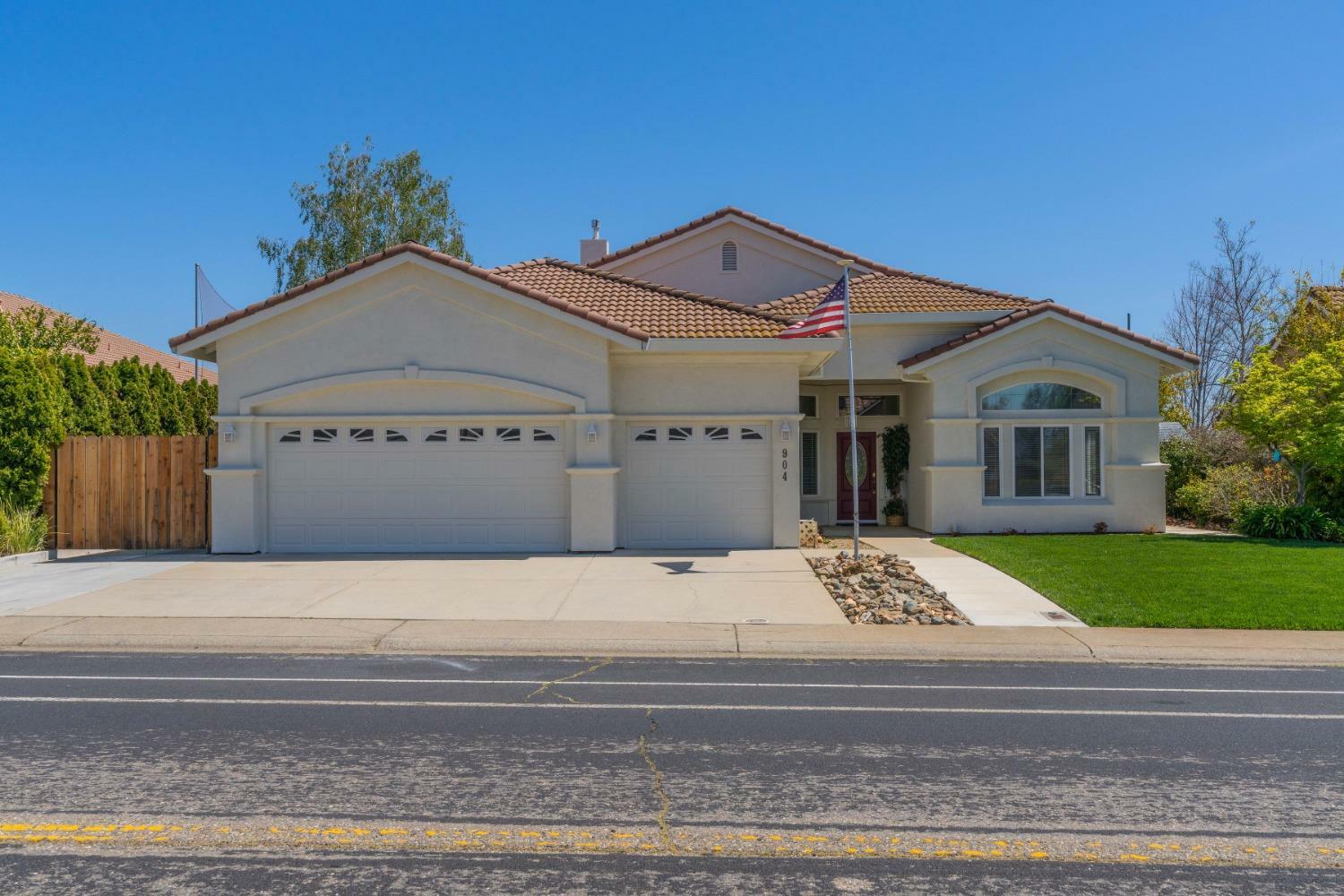 Property Photo:  904 Fairway Drive  CA 95640 