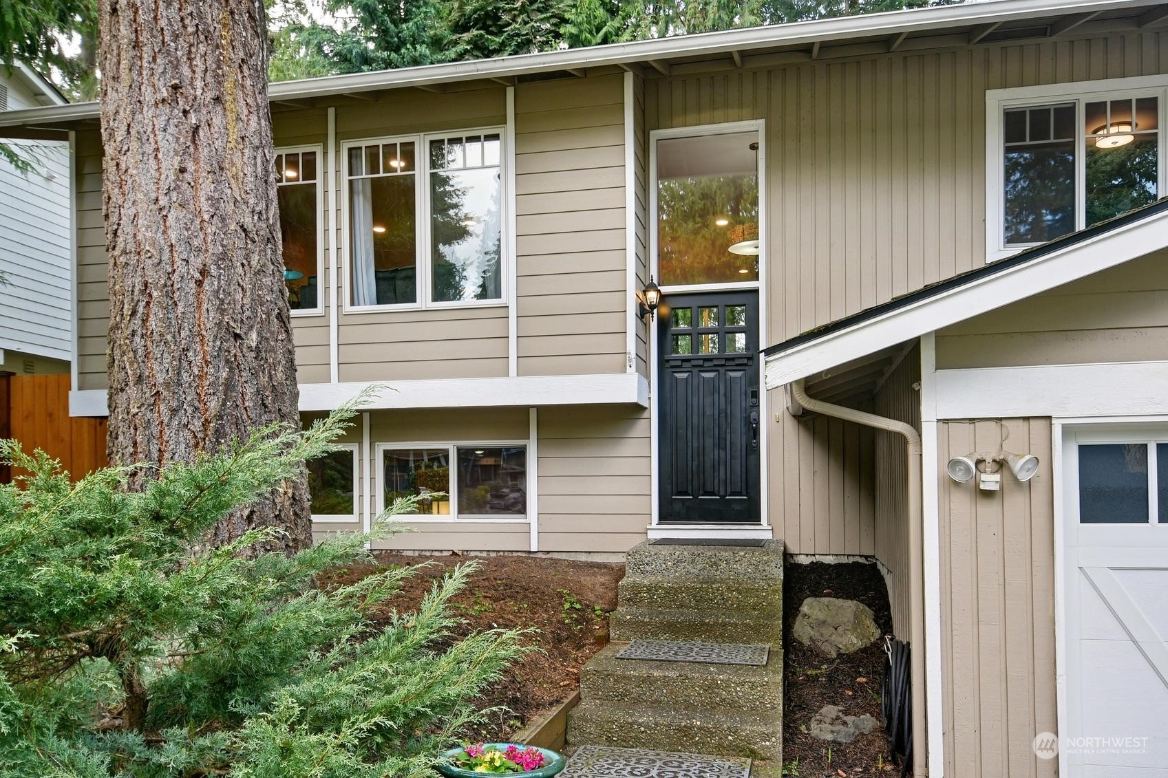 Property Photo:  12817 NE 107th Place  WA 98033 