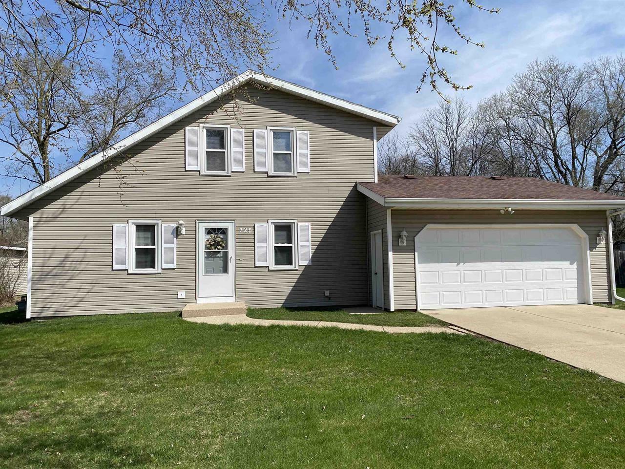 Property Photo:  725 Jeannie Ln  WI 53511 