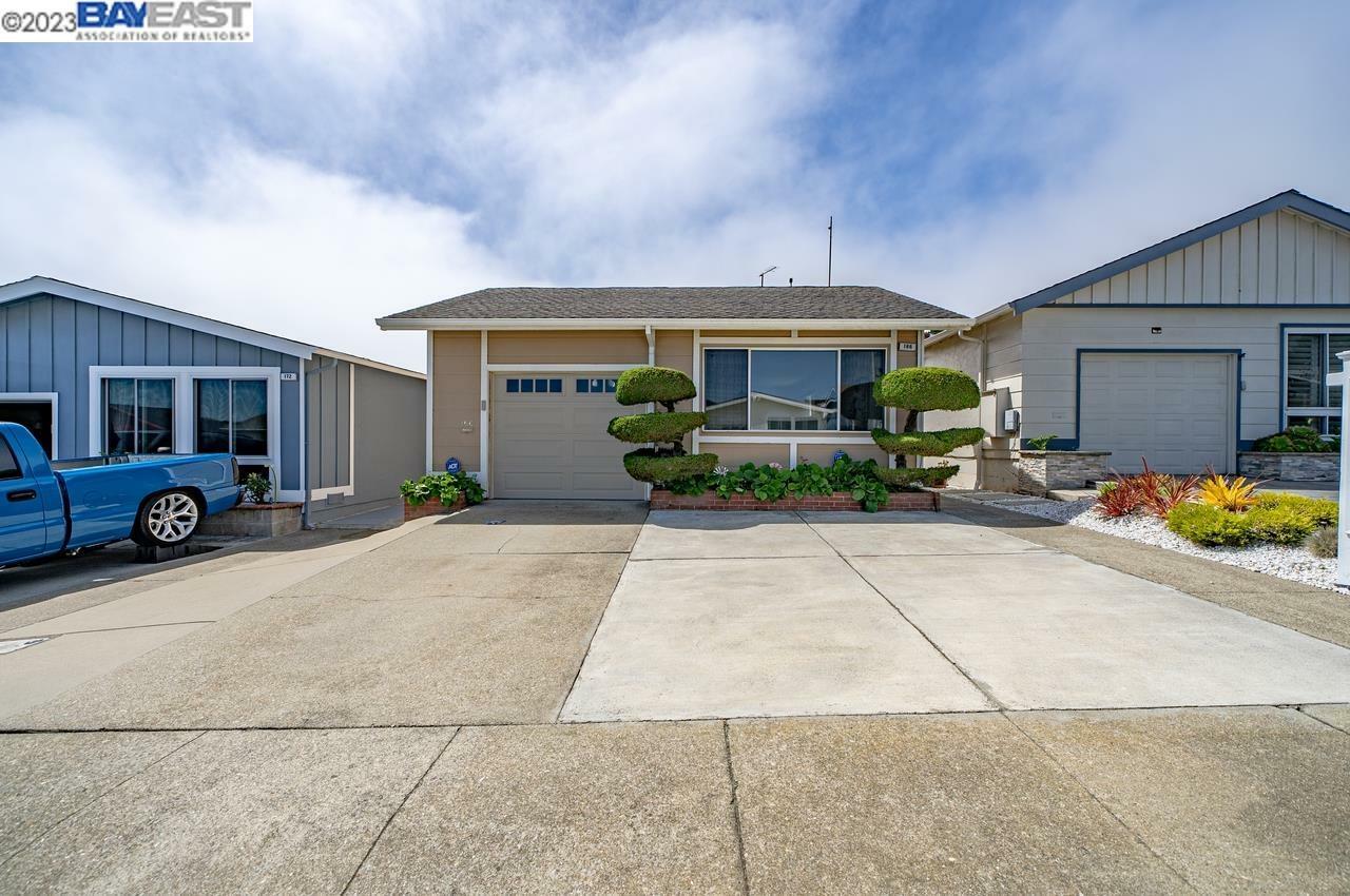 Property Photo:  166 Plymouth Cir  CA 94015 