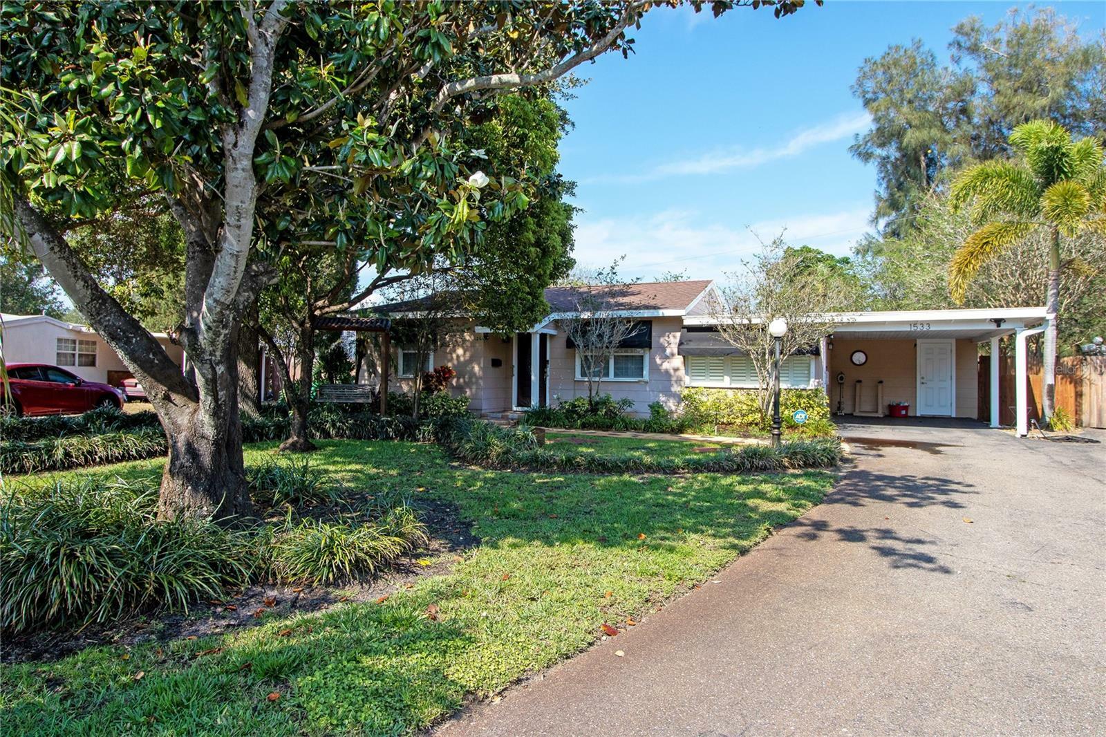 Property Photo: 1533 59th Street N FL 33710