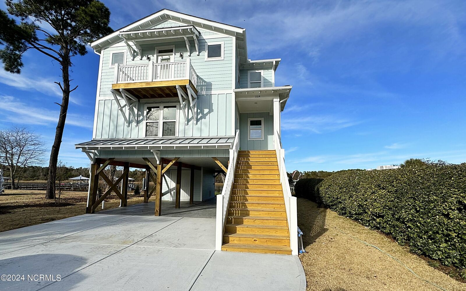 Property Photo:  1104 E Yacht Drive  NC 28465 