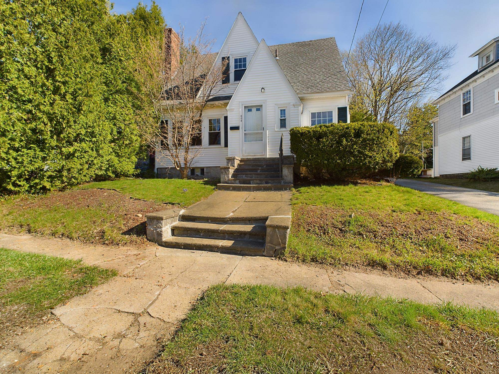 Property Photo:  608 Amherst Street  NH 03104 