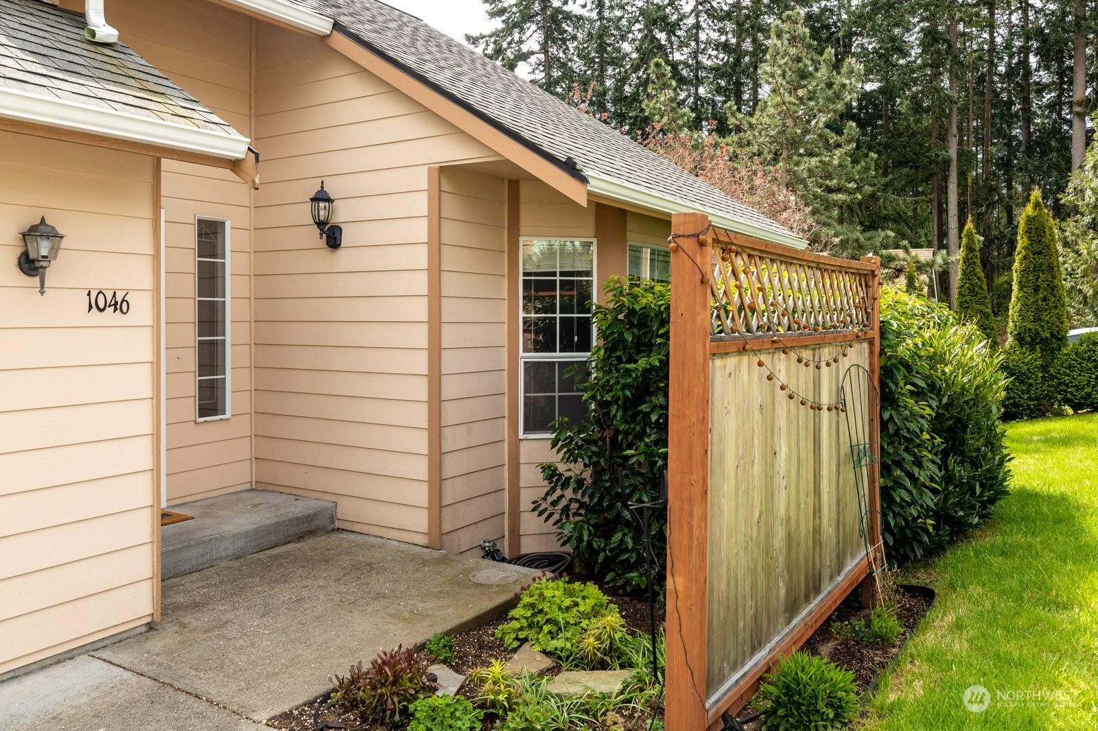 Property Photo:  1046 NE Taftson Street  WA 98277 