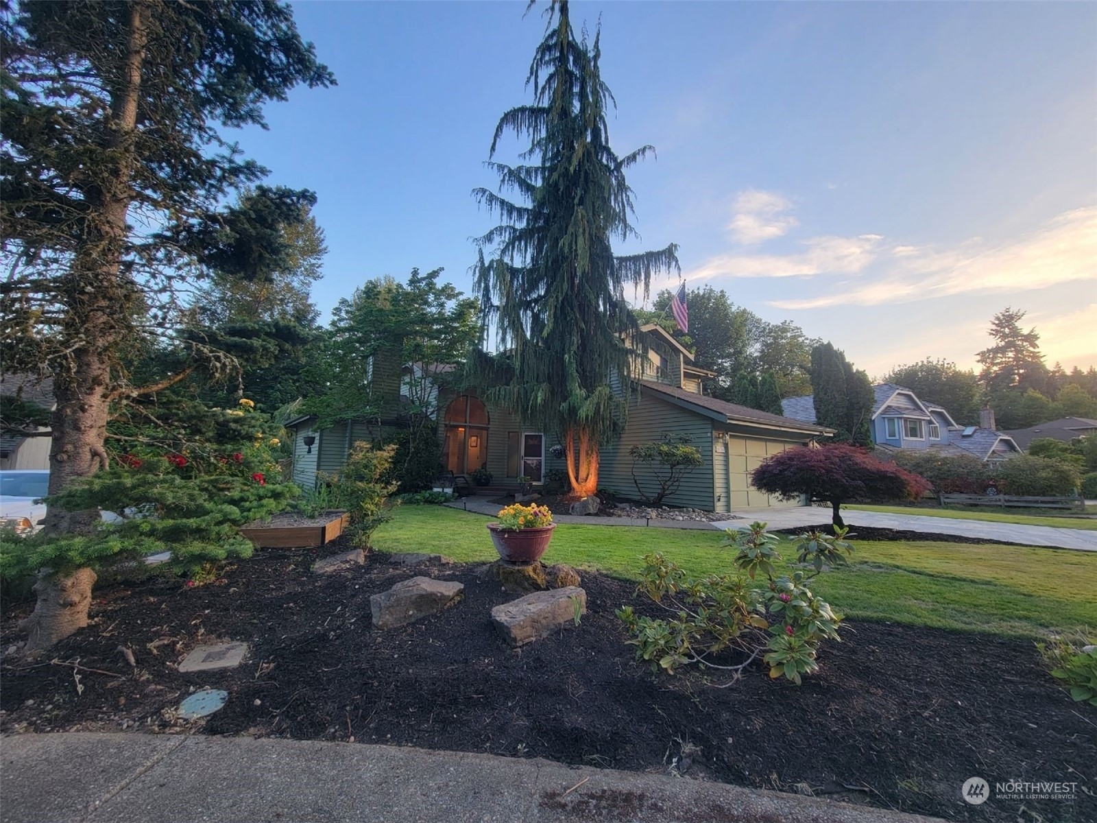 Property Photo:  21784 21st Avenue W  WA 98036 