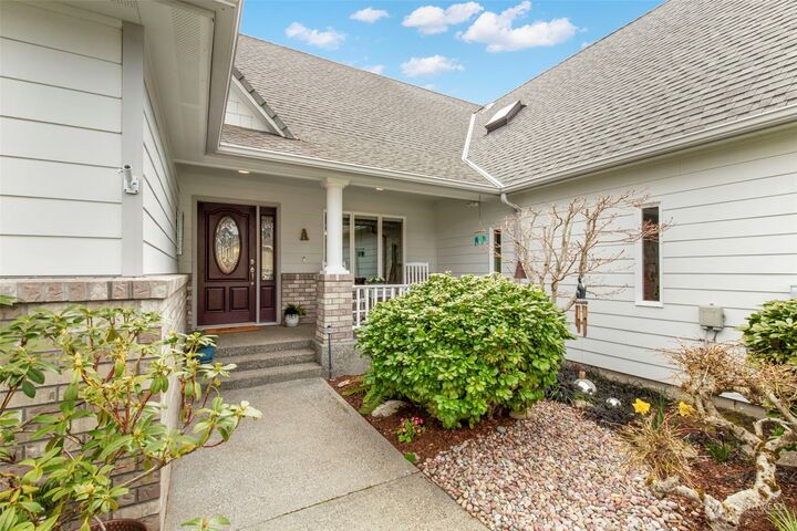 Property Photo: 1932 Hamilton Way WA 98363